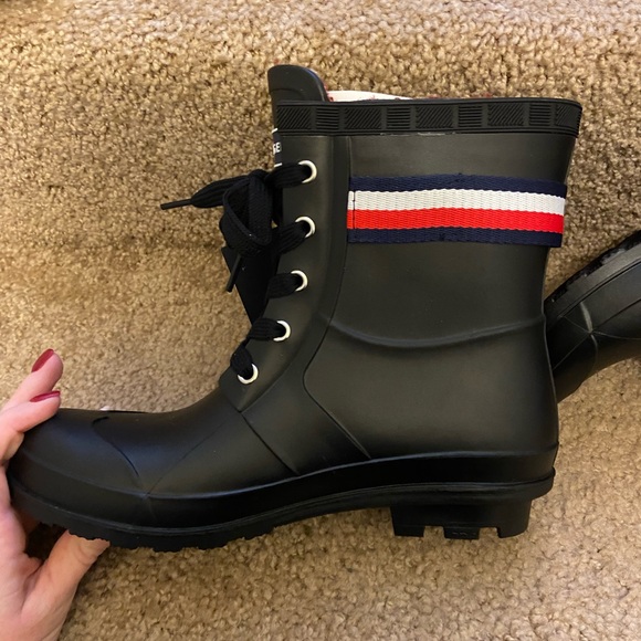NWT Tommy Hilfiger Rain Boots - Picture 3 of 4